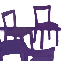 Stühle, die im Kreis angeordnet sind
